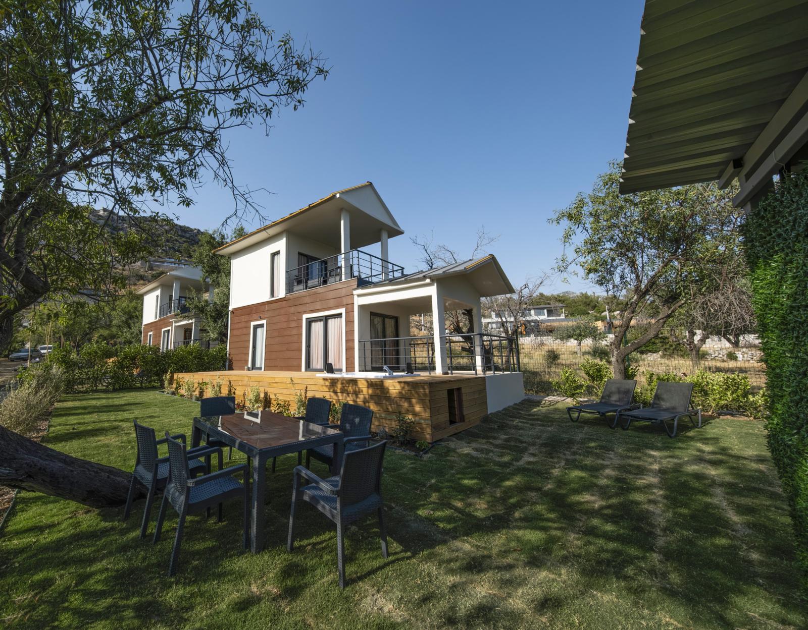 Badem House bungalov dış cephe ve deck